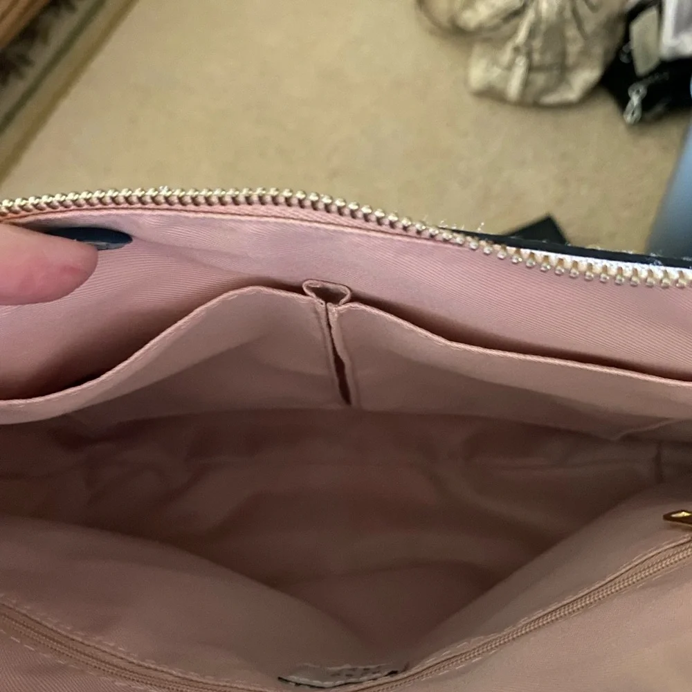 Womens pink leather crossbody bag - Picture 4 of 5